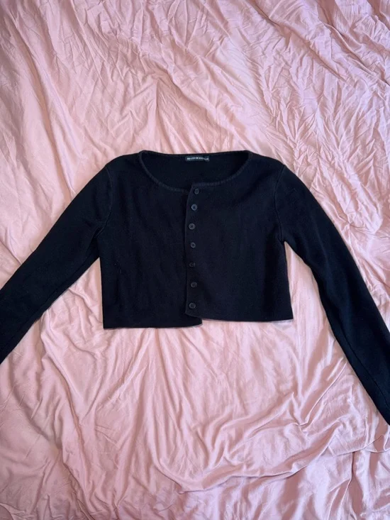 Brandy Melville sweater - Picture 3 of 3